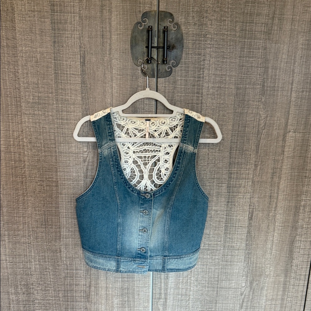 Free‎ People Vintage Cropped Denim Vest With A Lace Back.
